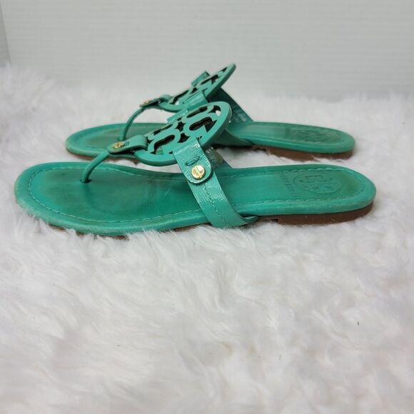 Tory Burch Miller Womens Sandals Size 5 Blue Turquoise Medallion Logo Flip Flops - Picture 3 of 11